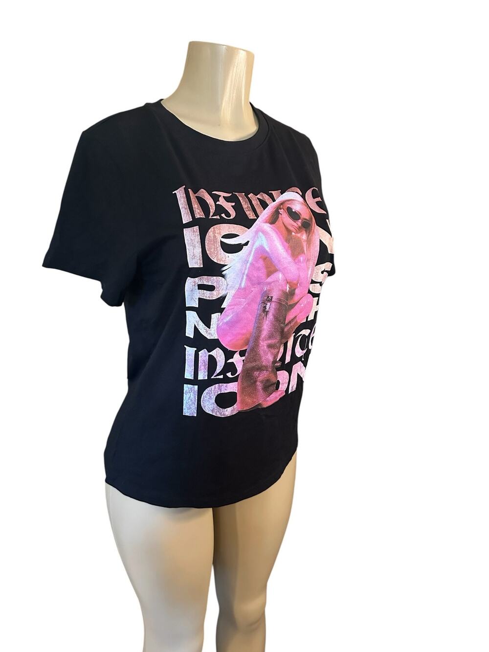 NWT Women L Paris Hilton Infinite Icon Black Cotton Tee Short Sleeved Fan Merch - Picture 1 of 8